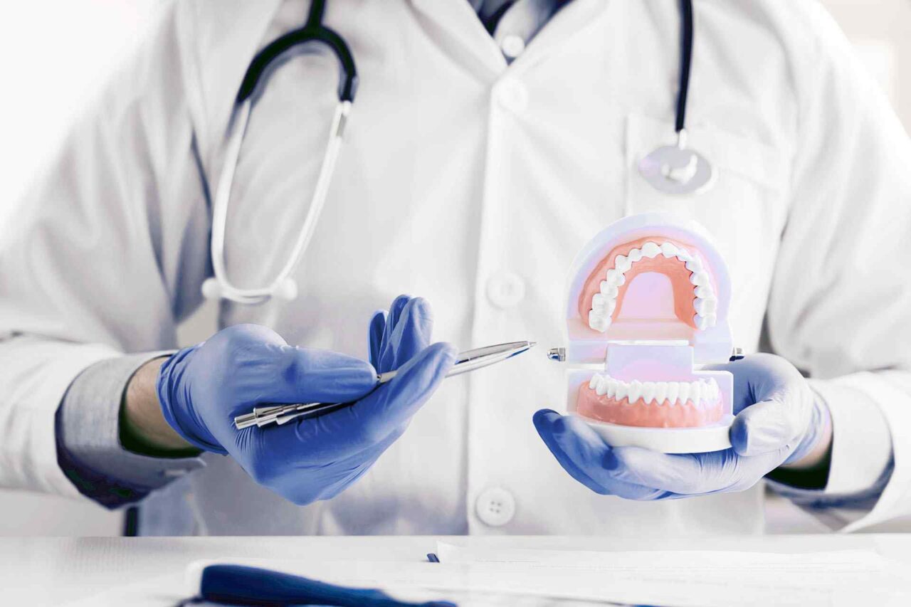 https://smilestonedental.in/wp-content/uploads/2020/01/portfolio_08-1280x853.jpg